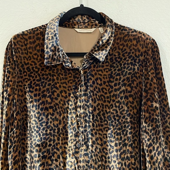 Soft Surroundings Brown Longline Cheetah Print Velvet Silk Button Down Top - Picture 4 of 14